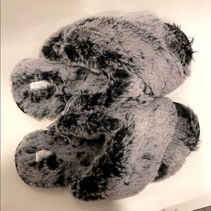 Stars above slide slippers